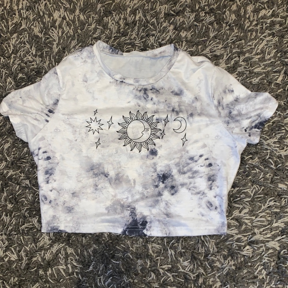 ⭐️2/10⭐️ROMWE Crop Top Size Large
